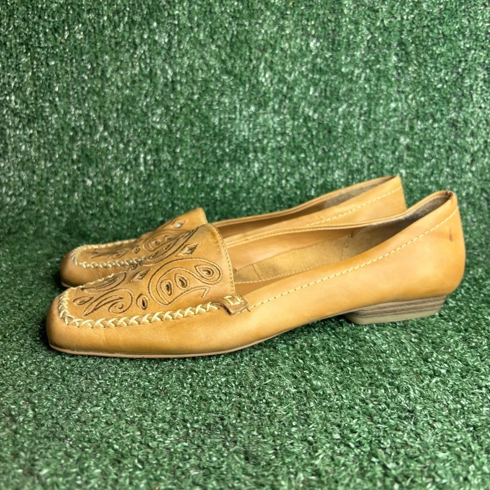 Liz Claiborne Flex Darla‎ Tan Leather Embroidered Square Toe Loafers Womens 10M